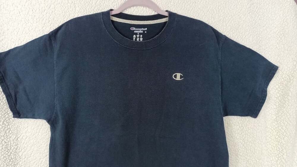 Champion Navy Blue T Shirt Mens Size L Embroidered Logo Authentic Tee Y2K - Picture 4 of 8